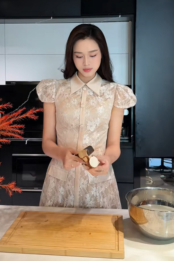 Đỗ Thị Hà sau 2 tháng làm dâu hào môn: Sống kín tiếng, thích trổ tài nữ công gia chánh - Ảnh 4.