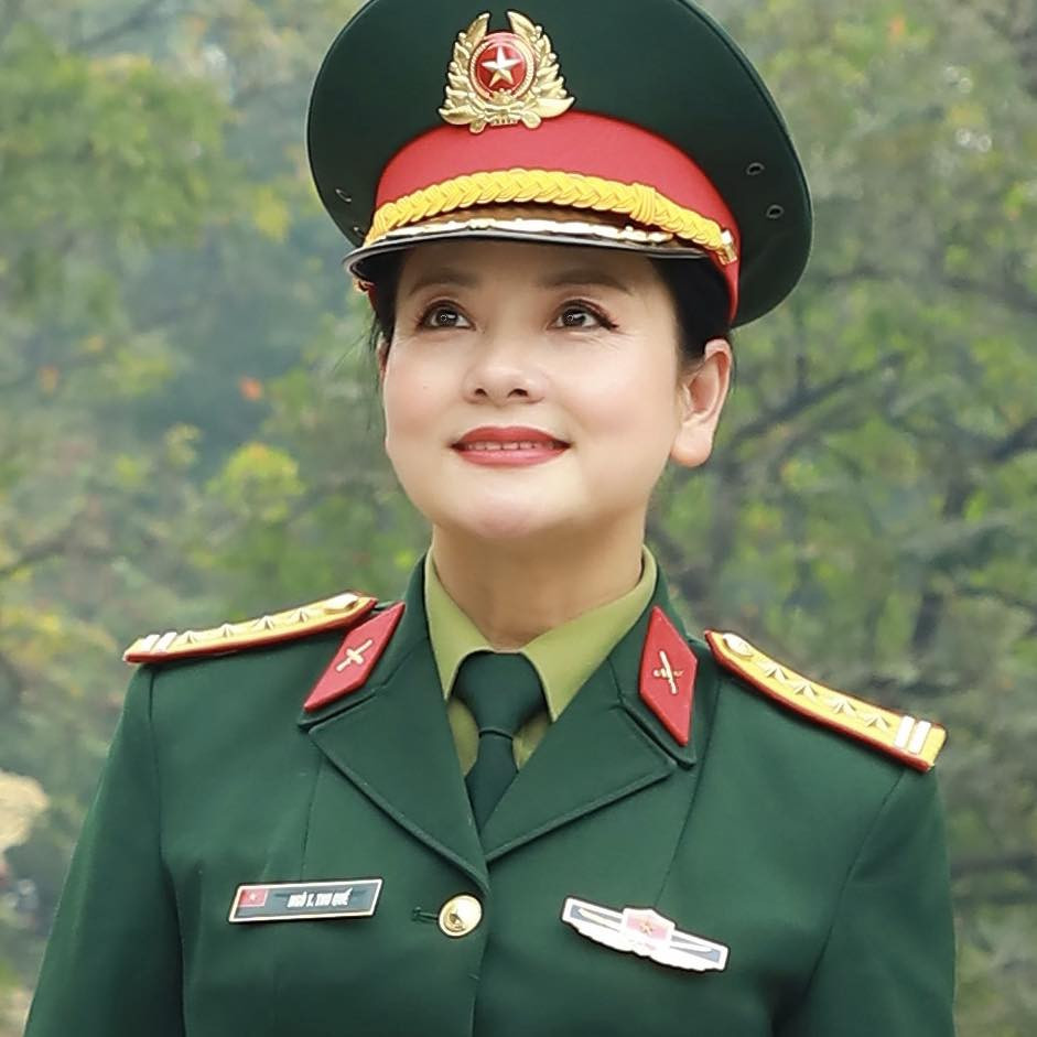 Nữ NSND mang quân hàm Đại tá vừa đón nhận kỉ niệm chương vì sự nghiệp điện ảnh là ai?- Ảnh 5.
