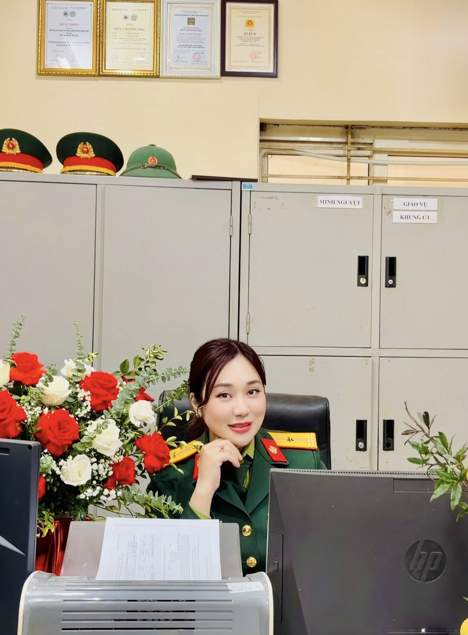 Gia đình NSND nổi tiếng cả vợ lẫn chồng đều tự hào được khoác màu áo lính - Ảnh 4.