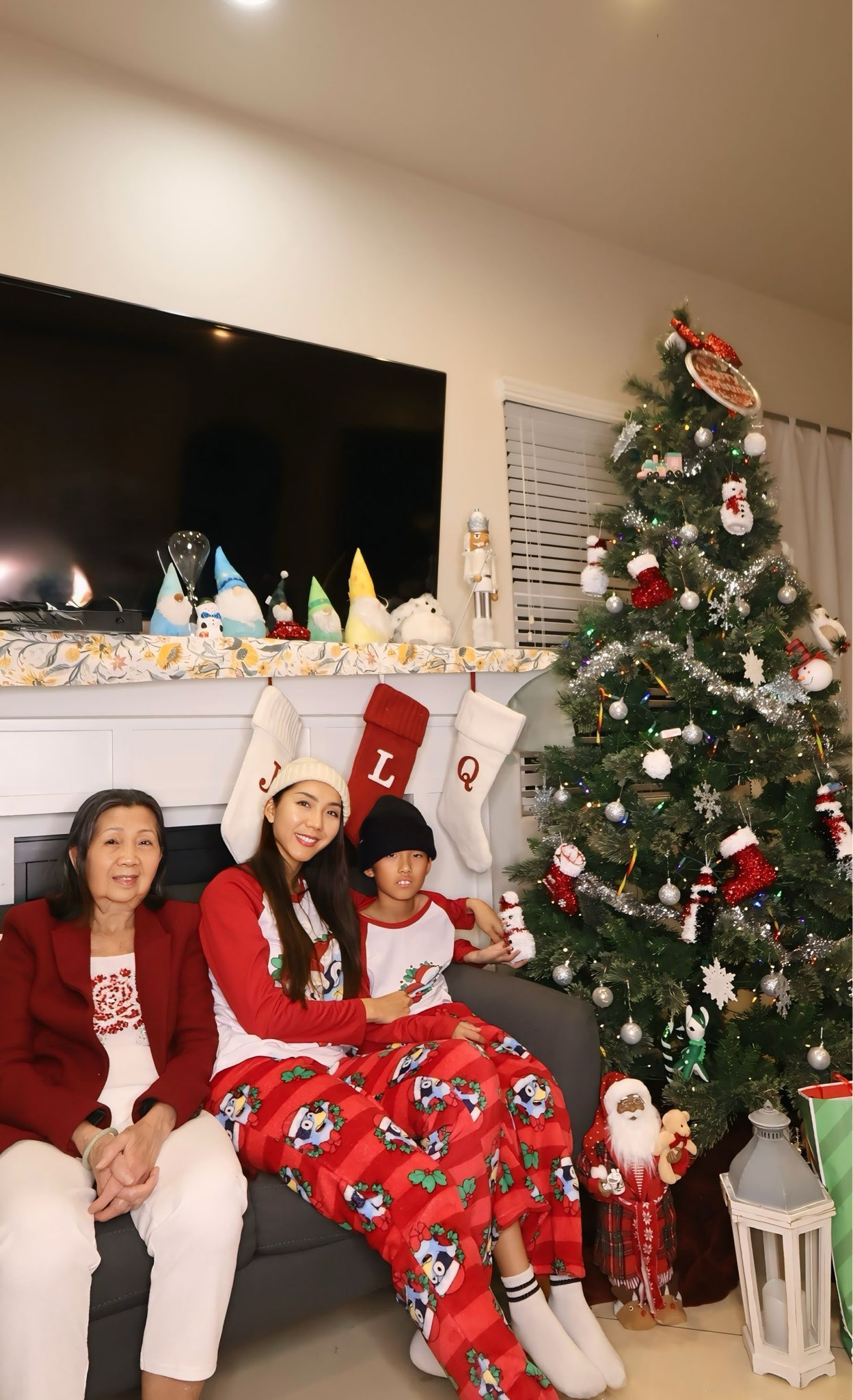 Một siêu mẫu Việt sang Mỹ định cư sau 11 năm tuyên bố chấp nhận thất bại, đóng cửa công ty - Ảnh 4.