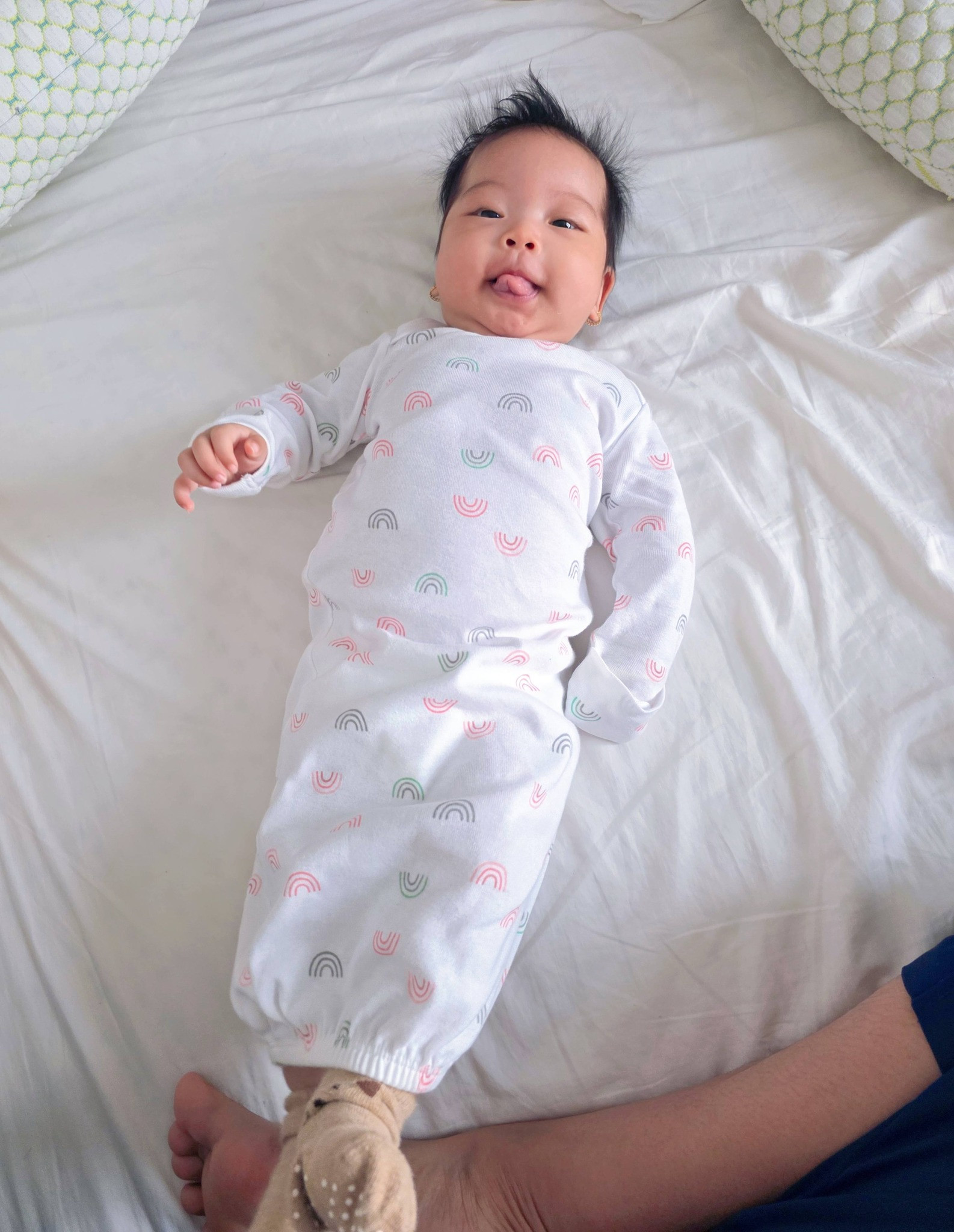 hhen nie gay chu y khi khoe con gai 3 thang tuoi giong me 3dee130d8b754080b23f768c35edf8ea 933.jpg