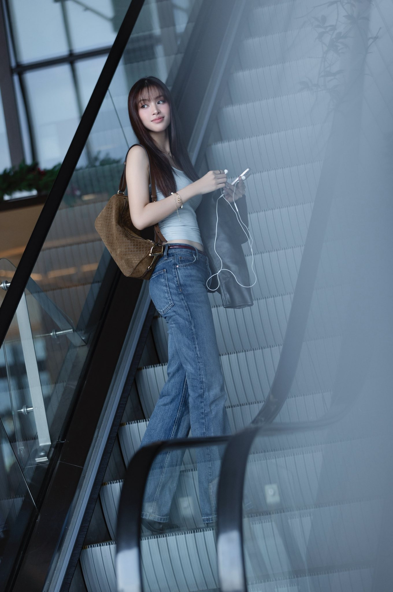 Hoa hậu Trần Tiểu Vy được khen đẹp nhất trend 'trạm tỷ' nhưng lại mắc lỗi ở một chi tiết  - Ảnh 12.