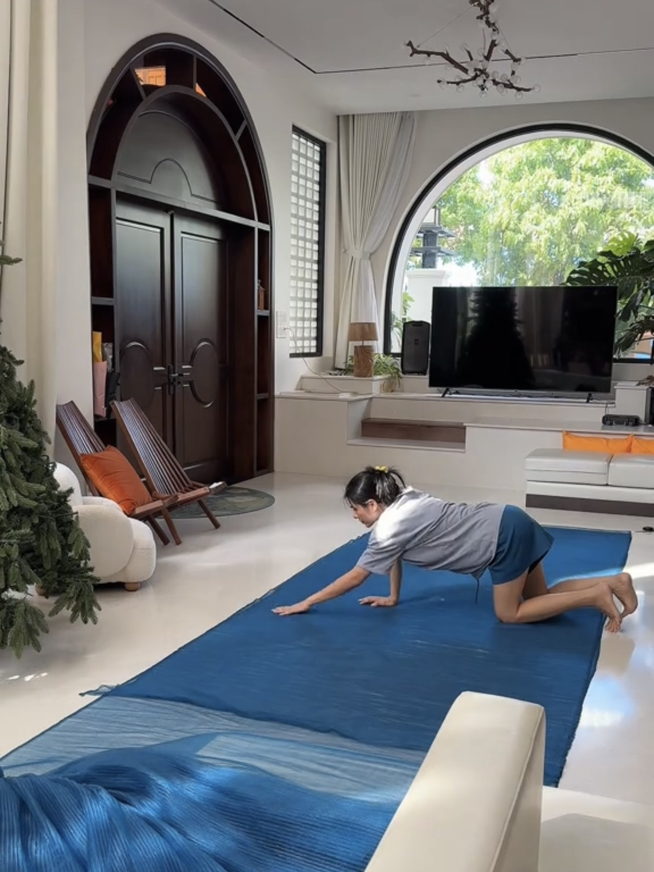 Vân Trang gây sốt với hành trình trang trí nhà đón Giáng sinh ấm cúng - Ảnh 3.