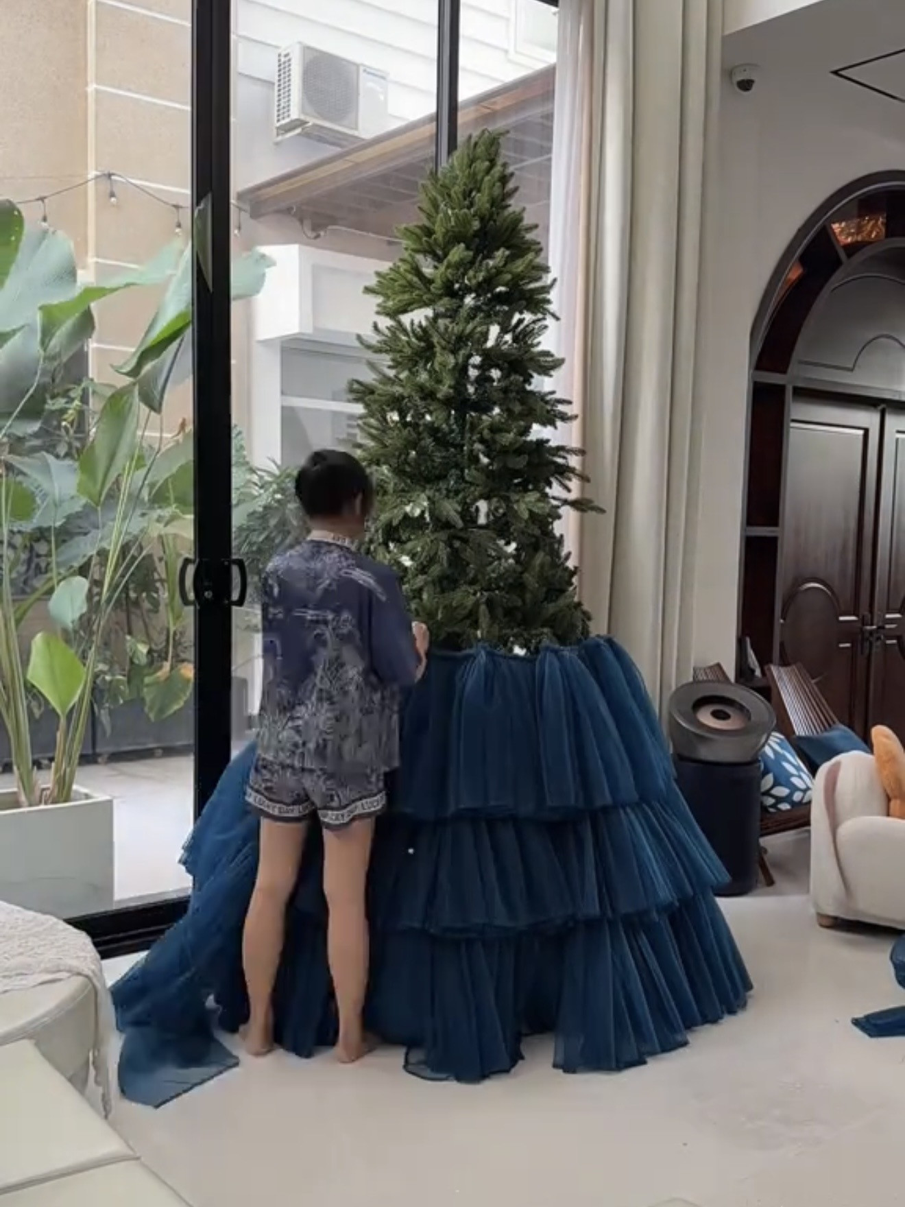 Vân Trang gây sốt với hành trình trang trí nhà đón Giáng sinh ấm cúng - Ảnh 5.