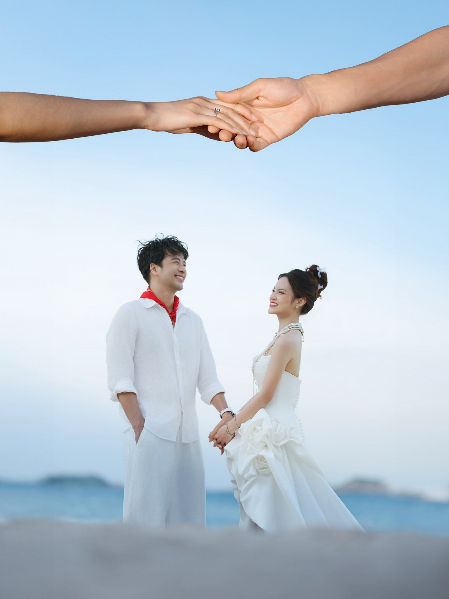 Vợ kém 16 tuổi của Đoàn Minh Tài khoe ảnh cưới đậm chất nghệ thuật - Ảnh 4.