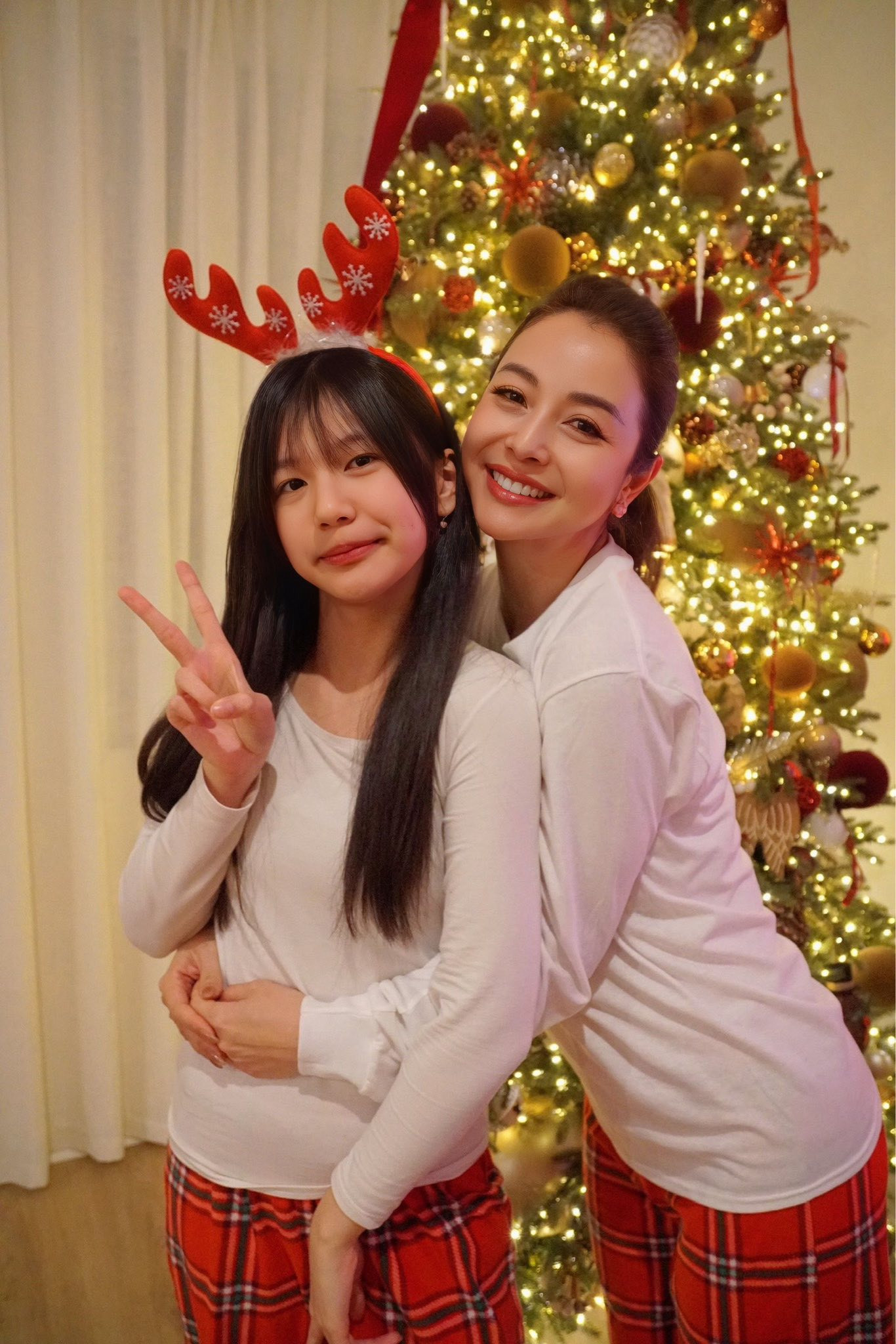 4 con nhà Jennifer Phạm lần đầu xuất hiện chung một khung hình trong Giáng sinh ở Mỹ - Ảnh 6.