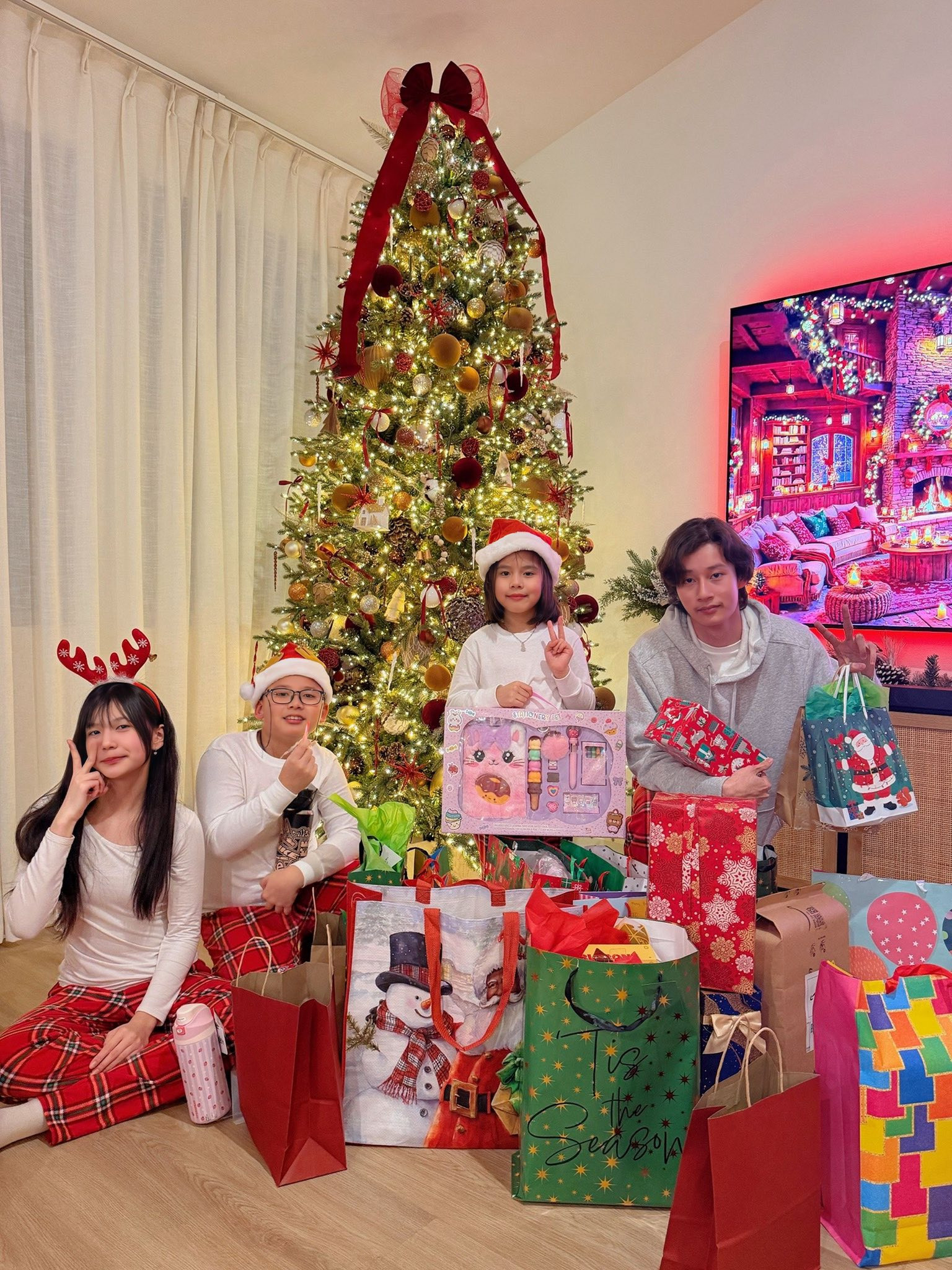 4 con nhà Jennifer Phạm lần đầu xuất hiện chung một khung hình trong Giáng sinh ở Mỹ - Ảnh 7.