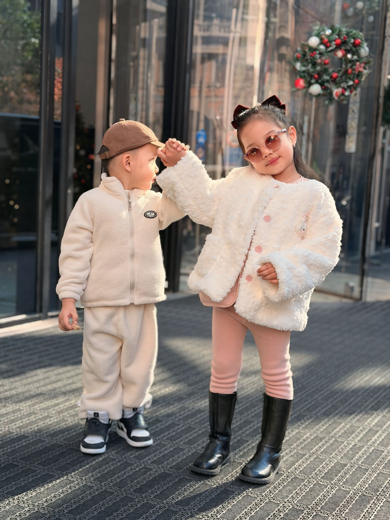 Phanh Lee và bộ ảnh Giáng sinh cùng hai con gây sốt trên mạng xã hội - Ảnh 8.