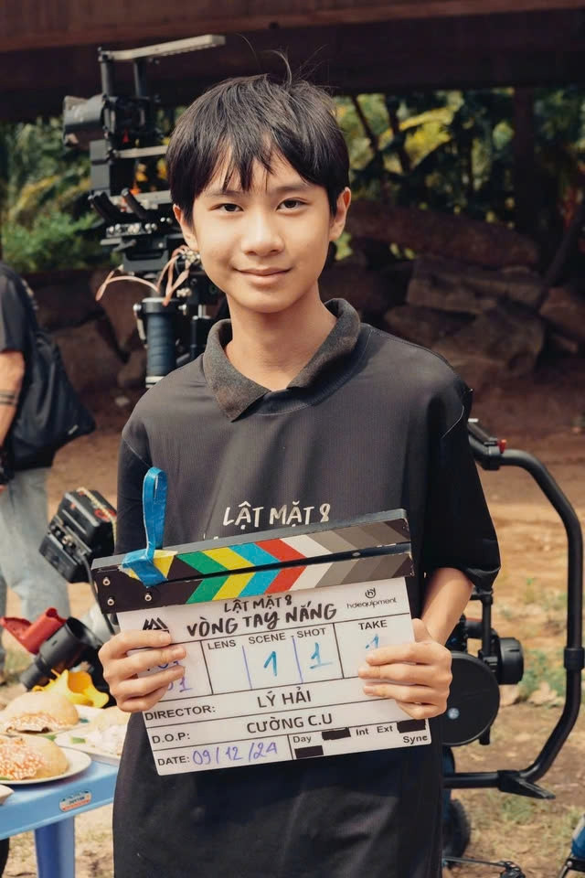 Bất ngờ với con trai Lý Hải - Minh Hà giỏi 3 thứ tiếng và điển trai như hot boy - Ảnh 8.