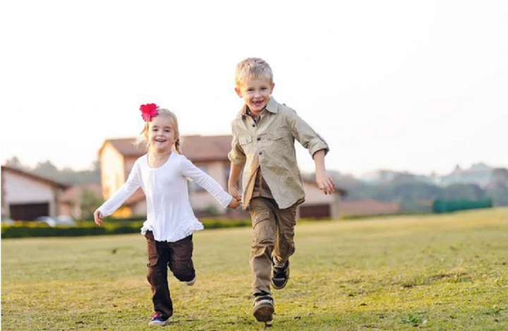 Đứa con cả thường có vẻ thật thà và giản dị, đôi khi hơi ngây thơ, trong khi đứa con thứ hai thông minh và nhanh trí.