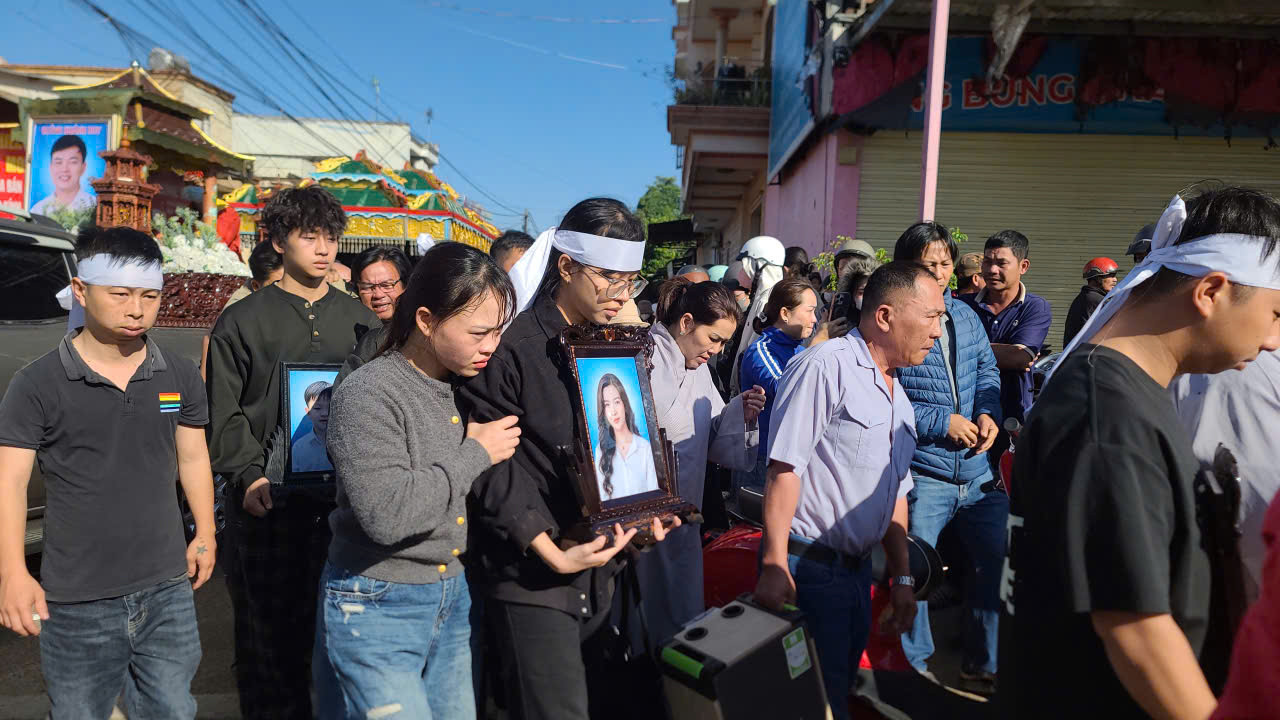 Dòng người tiễn đưa 4 nạn nhân vụ cháy nhà ở Đắk Lắk xót xa và cảm động - Ảnh 5.