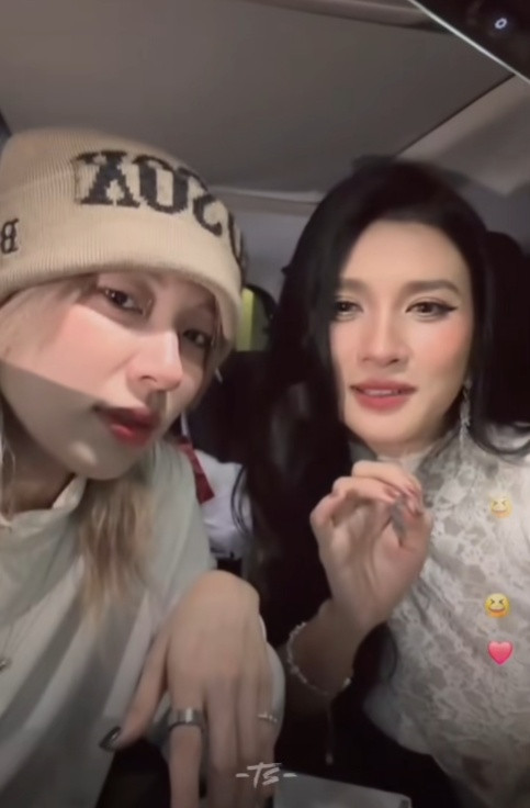 Đồng Ánh Quỳnh đánh dấu chủ quyền với Kim Tuyến