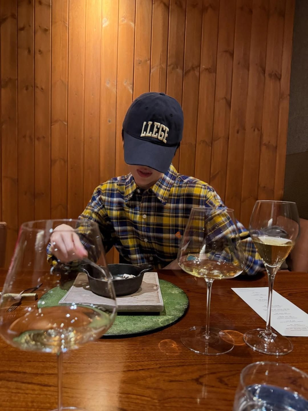 Không nhận ra Song Hye Kyo với phong cách tóc ngắn tomboy cá tính