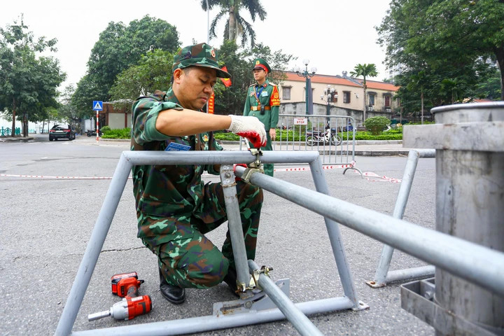 Bên trong trận địa pháo hoa sẵn sàng khai hoả đón năm mới 2026 tại Hà Nội - 8