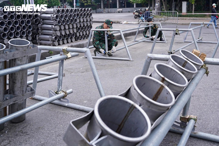 Bên trong trận địa pháo hoa sẵn sàng khai hoả đón năm mới 2026 tại Hà Nội - 9