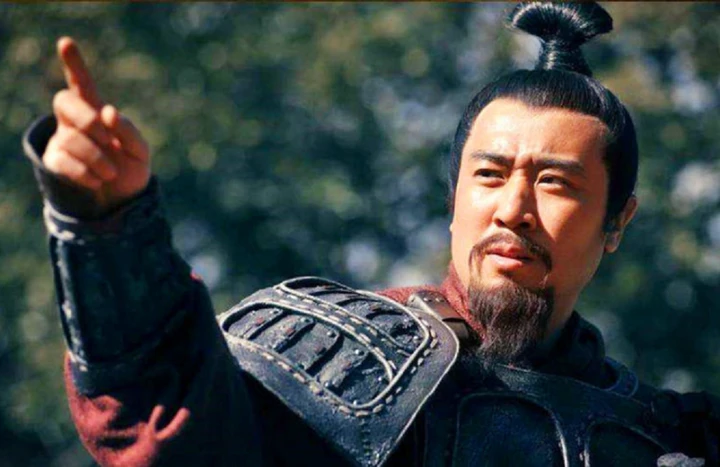 Lưu Bị có 4 người con, trong đó con trai cả là con nuôi.