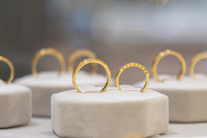 Giá vàng bốc hơi hơn 200 USD/ounce. (Ảnh: Minh Đức).