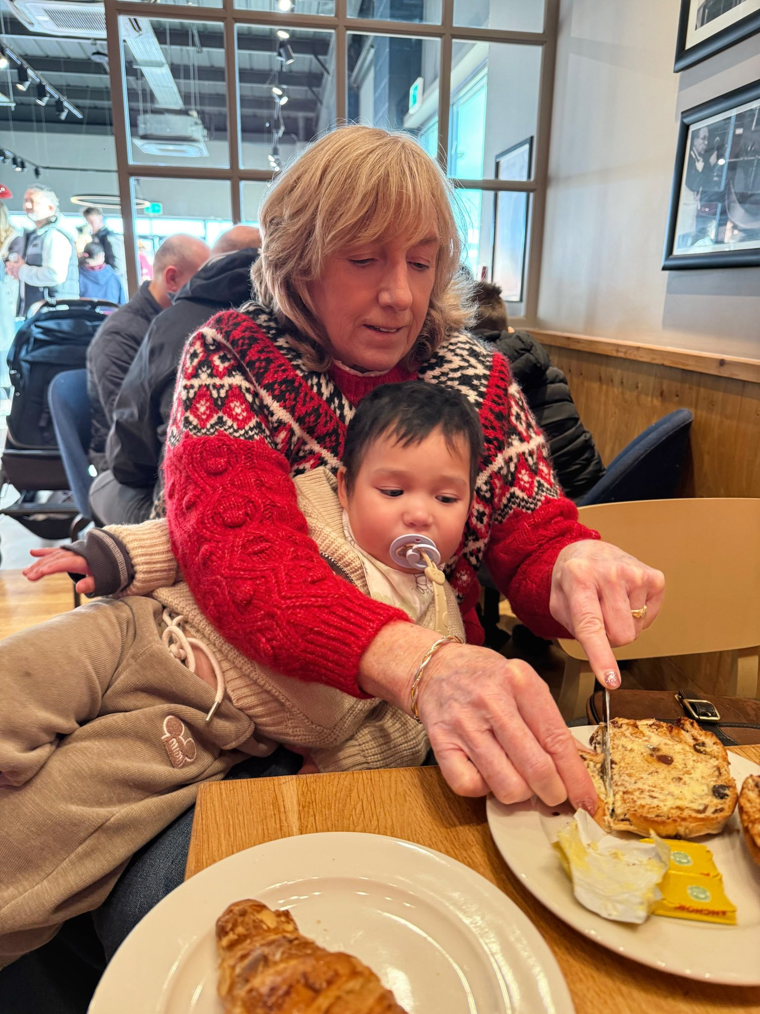 Mẹ chồng siêu mẫu Hà Anh trẻ đẹp và tâm lý với con dâu - Ảnh 7.