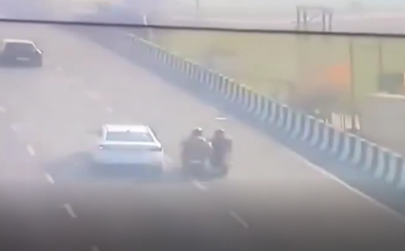 Người đàn ông đi xe máy bị cướp 2,4 tỷ đồng trên đường cao tốc - Ảnh 1.