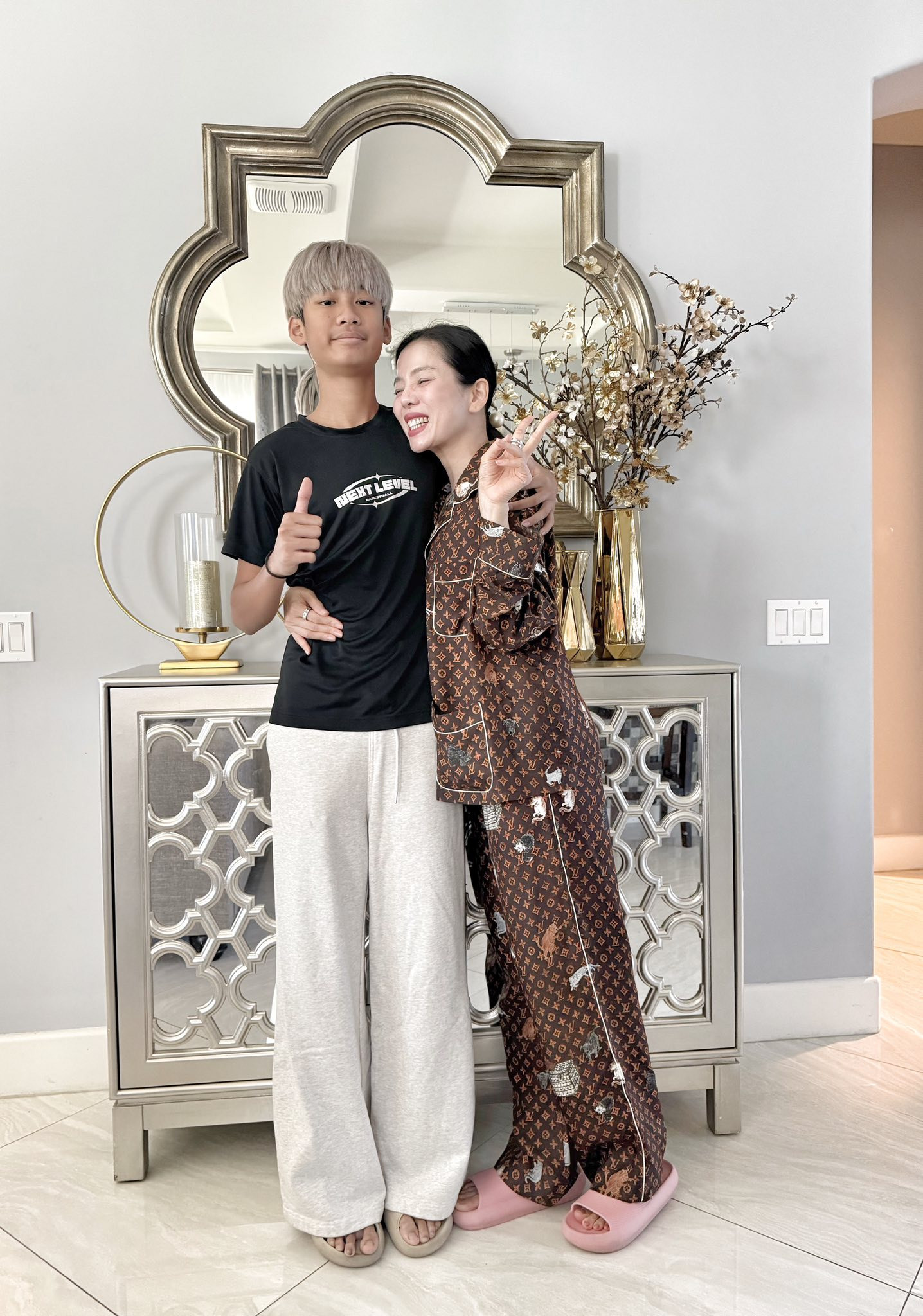 Con trai Lệ Quyên 14 tuổi có chiều cao vượt trội - Ảnh 9.