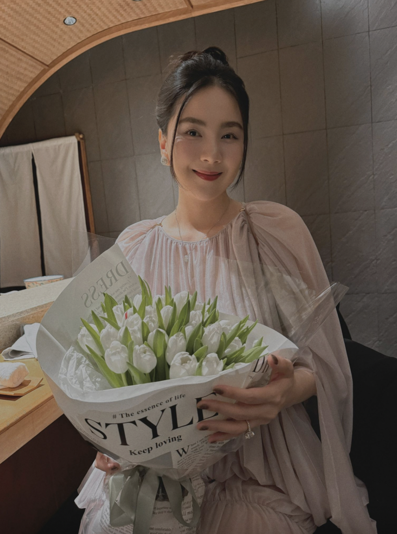 Con trai MC Mai Ngọc gây chú ý trong sinh nhật đặc biệt của mẹ - Ảnh 6.