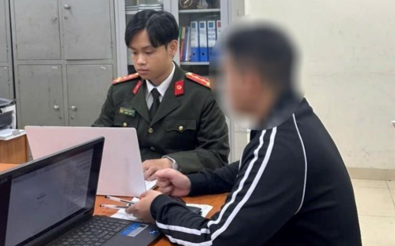 Hà Nội: Nam sinh bị 'bắt cóc online', dọa chặt tay nếu gia đình không chuyển tiền - Ảnh 1.