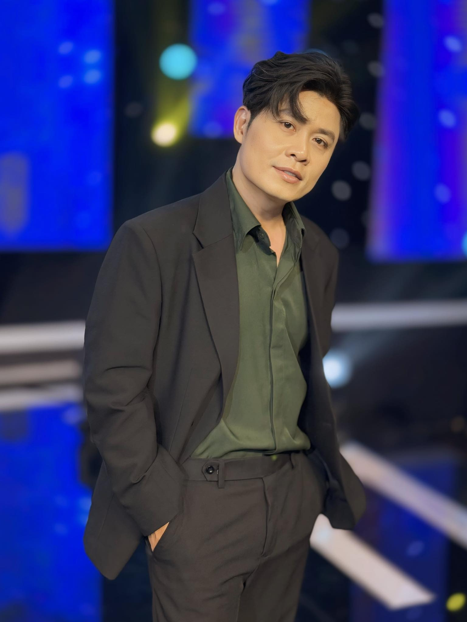 Nhạc sĩ Nguyễn Văn Chung trúng tuyển đại học ở tuổi 42 và nhận Giấy khen đặc biệt - Ảnh 2.