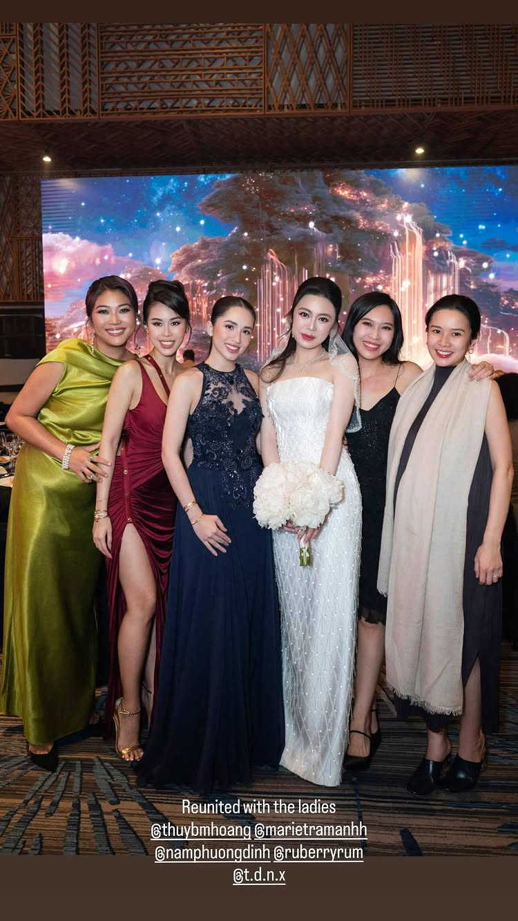 Tiên Nguyễn diện đầm nghìn đô đi đám cưới