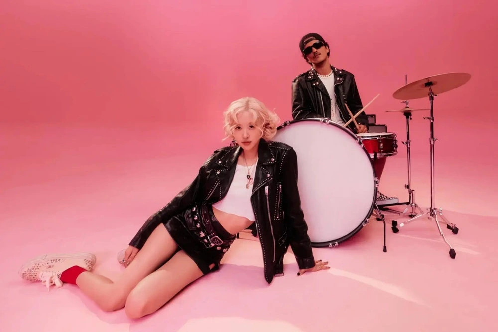 vi sao apt. cua rose va bruno mars thong tri bang xep hang nam 2025 hinh anh 1