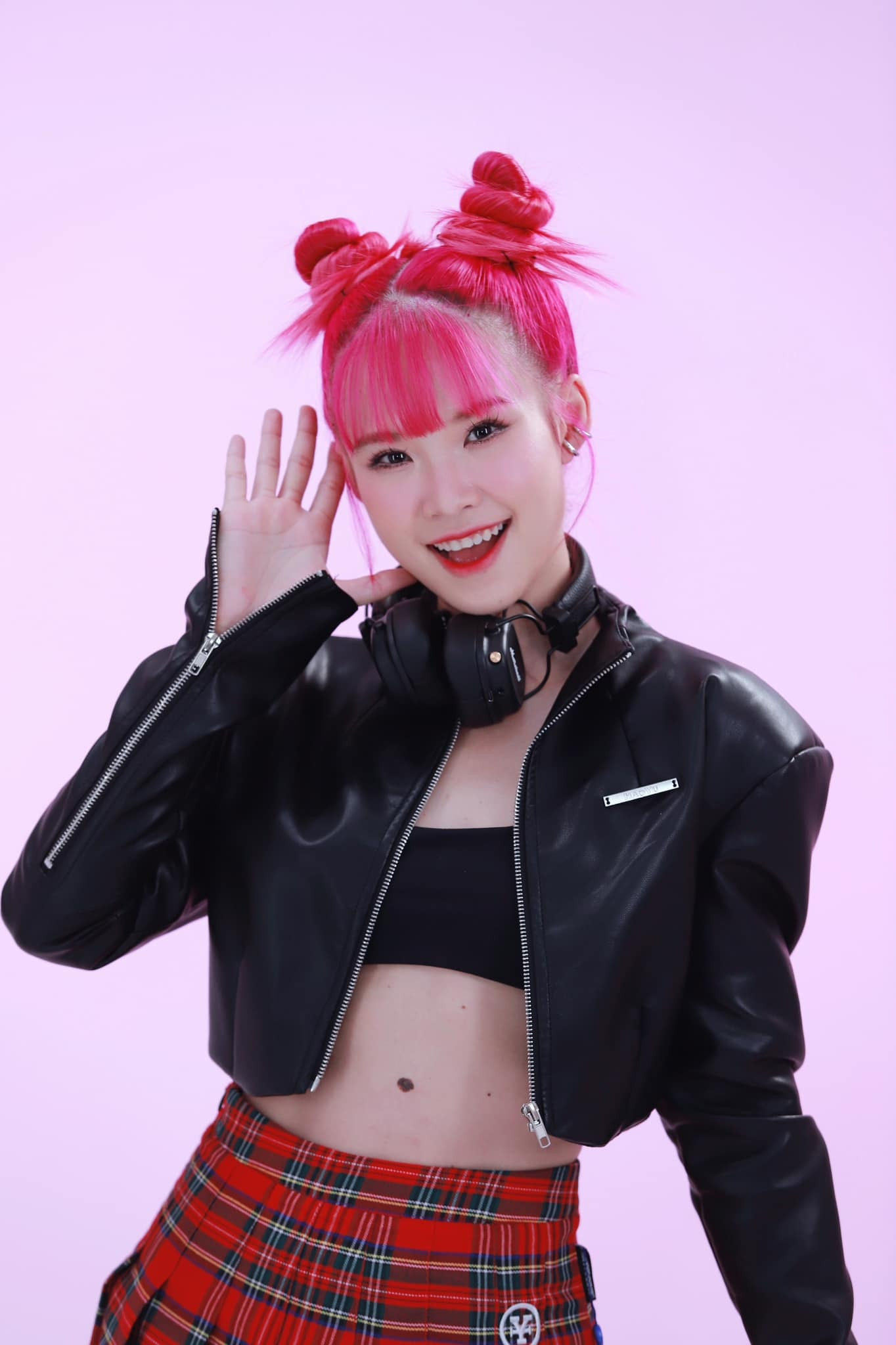 Nữ ca sĩ nổi tiếng Vbiz U40 vẫn trẻ như thiếu nữ kết hôn nhưng không sinh con