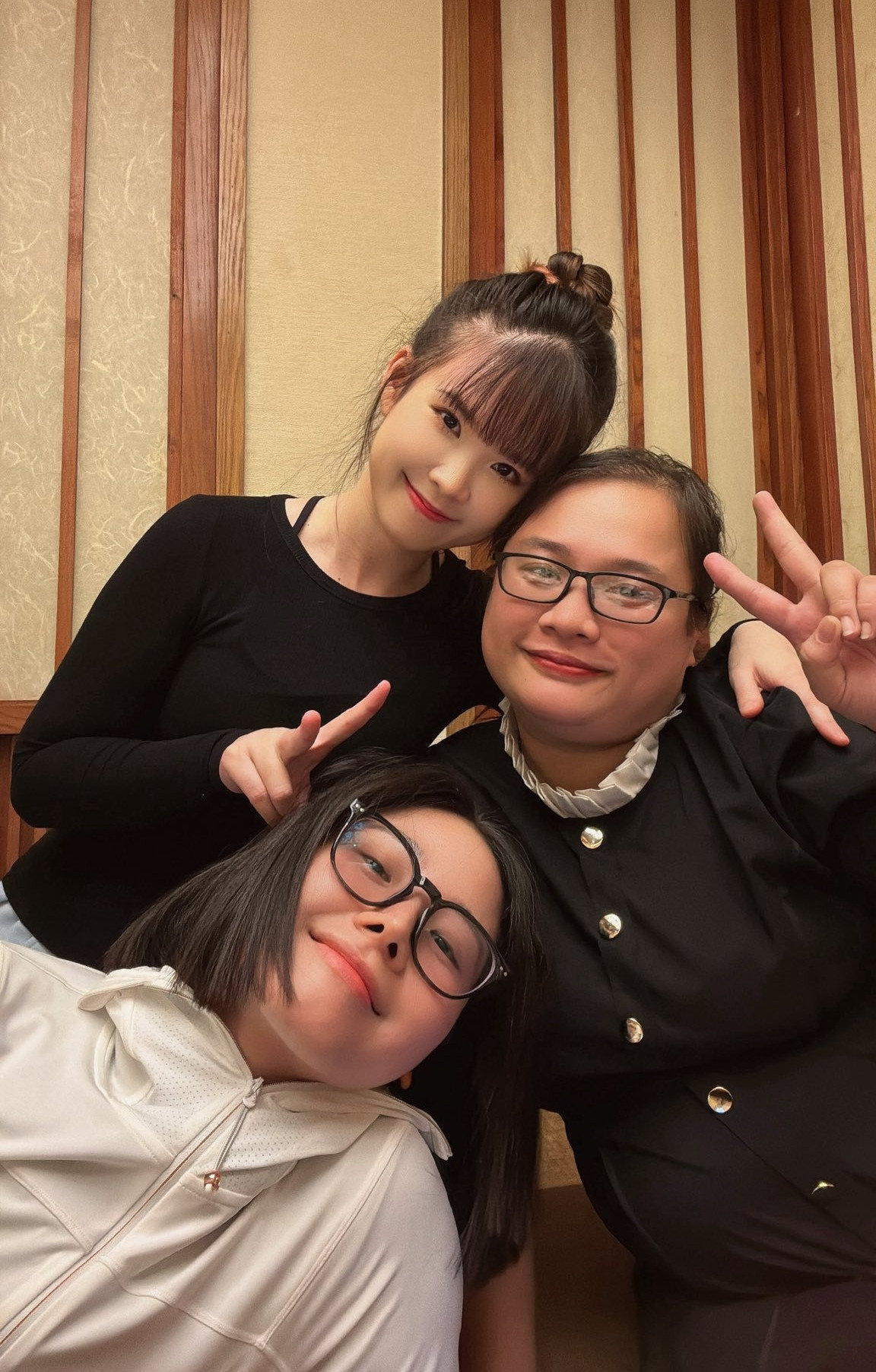 Nữ ca sĩ nổi tiếng Vbiz U40 vẫn trẻ như thiếu nữ kết hôn nhưng không sinh con