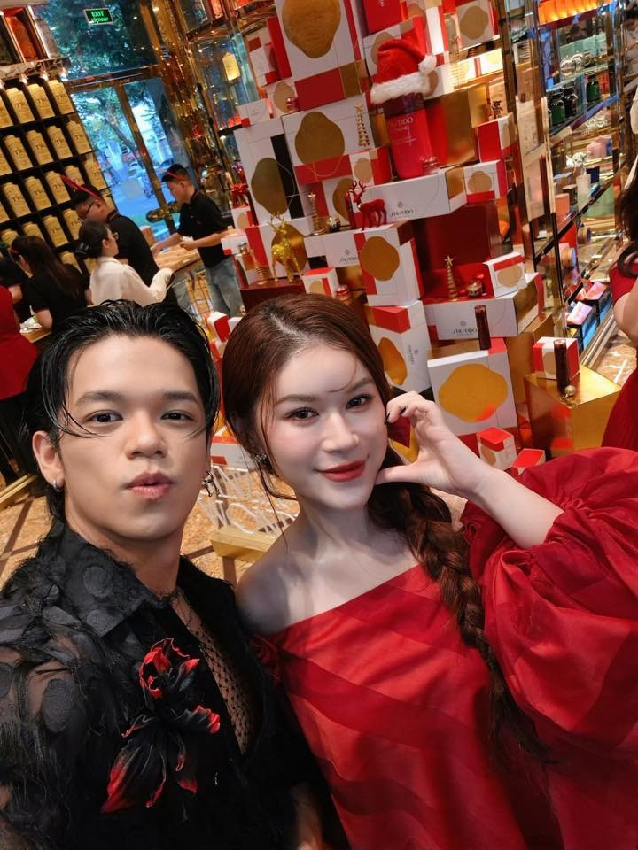 Tiểu thư 7000 tỷ Ngọc Thanh Tâm tình tứ bên STRONG Trọng Hiếu