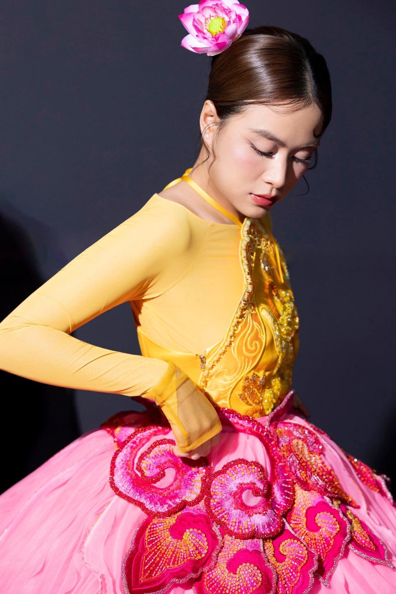 Sắc vóc hiện tại của Hoàng Thùy Linh - Ảnh 7.