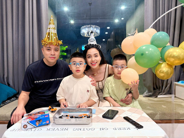 Hoa khôi Tây Đô sau 21 năm đăng quang có hạnh phúc viên mãn bên chồng - đạo diễn trăm tỷ - Ảnh 9.