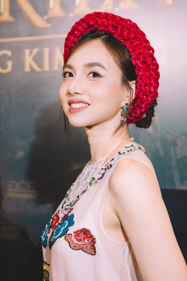 Hoa khôi Tây Đô sau 21 năm đăng quang có hạnh phúc viên mãn bên chồng - đạo diễn trăm tỷ - Ảnh 3.