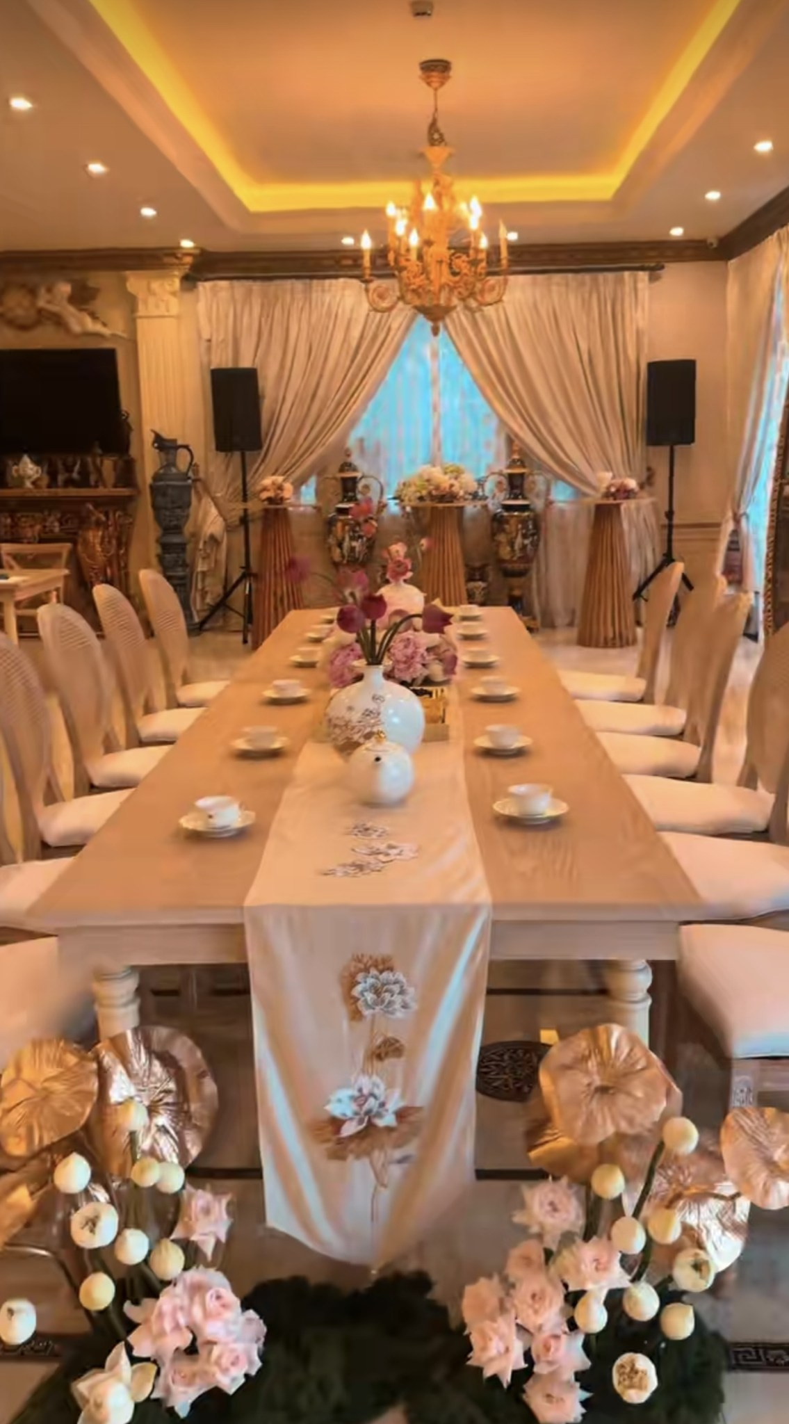 Cơ ngơi sang trọng của gia đình Tiên Nguyễn