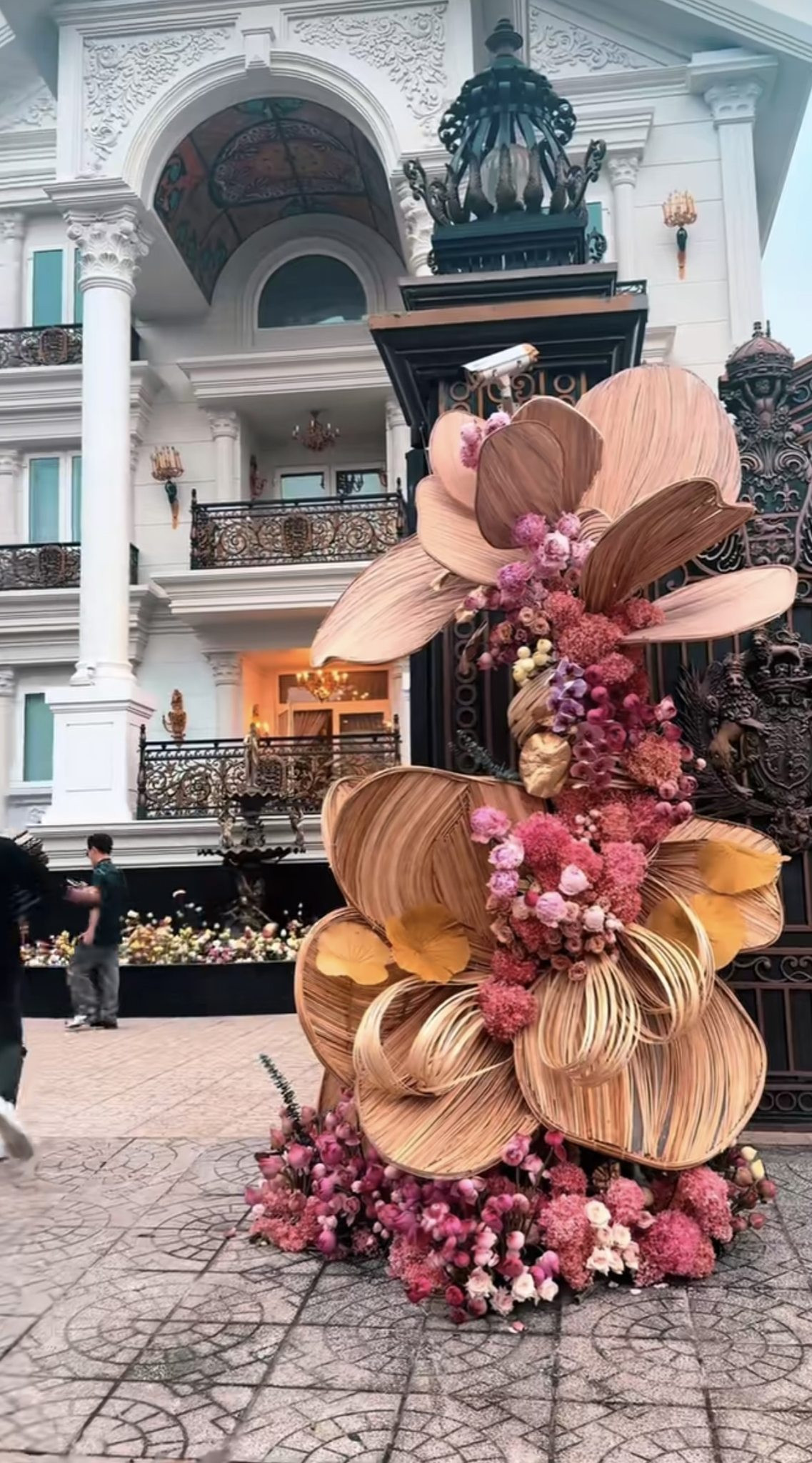 Cơ ngơi sang trọng của gia đình Tiên Nguyễn