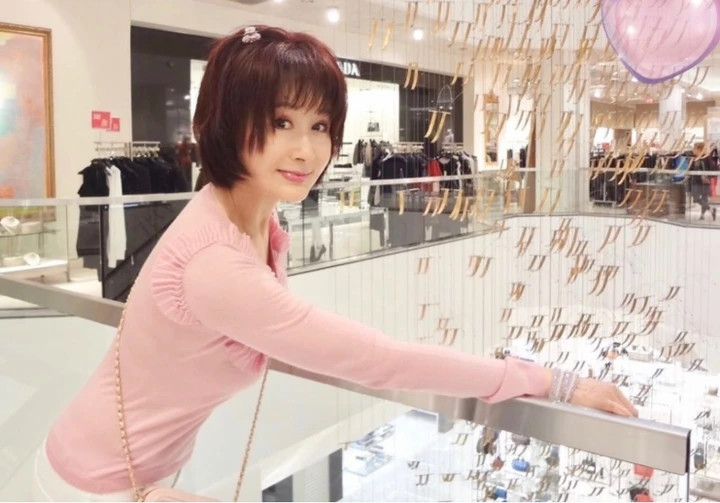 Võ Tắc Thiên sắc sảo nhất màn ảnh: Sống độc thân suốt 40 năm, U80 vẫn gợi cảm - 4