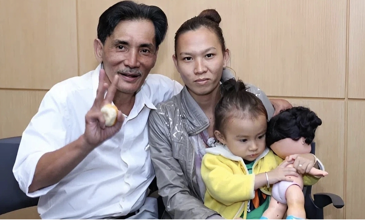 Con gái Thương Tín buồn bã chịu tang cha , kỷ niệm đau thương tại Phan Rang - Ảnh 4.