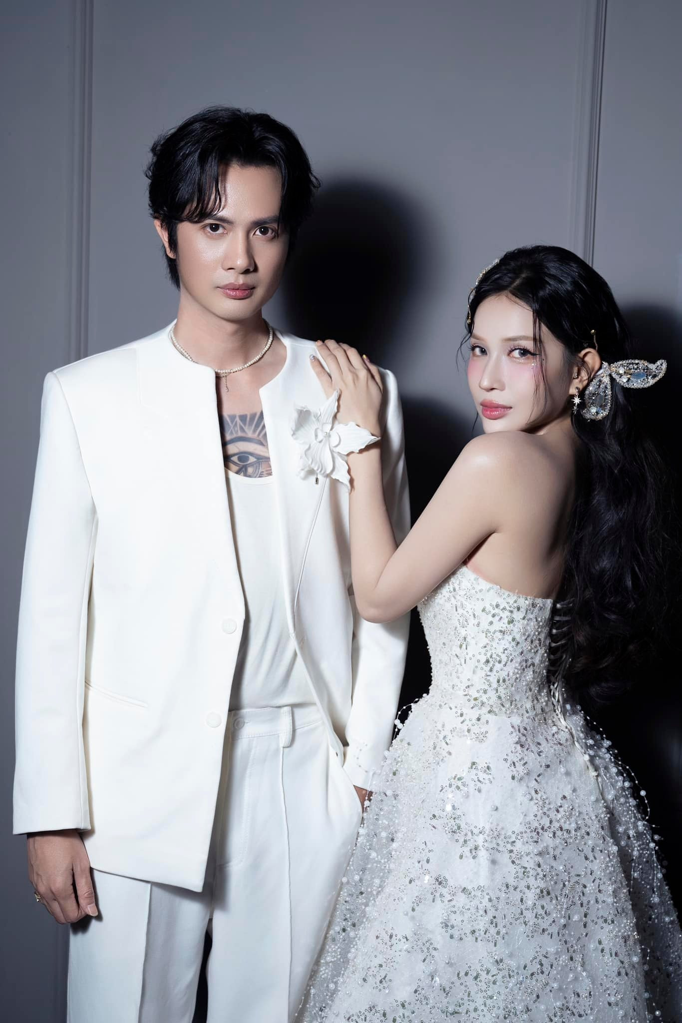 Khả Như lộ ảnh thử váy cưới chuẩn bị kết hôn với Huỳnh Phương