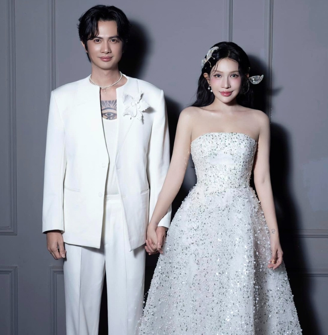 Khả Như lộ ảnh thử váy cưới chuẩn bị kết hôn với Huỳnh Phương