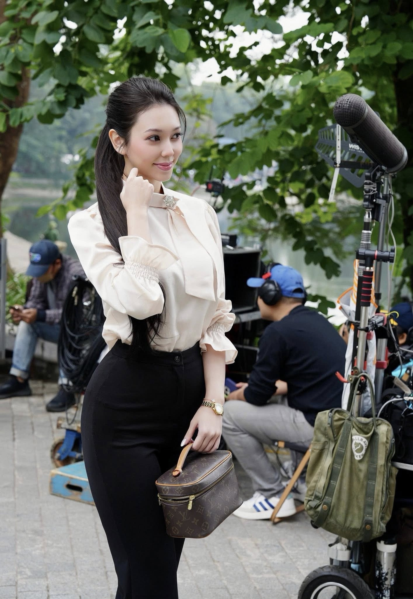 Nhan sắc diễn viên Hà bùi gây bão mạng xã hội trong phim Cách em 1 milimet Bùi - Ảnh 8.