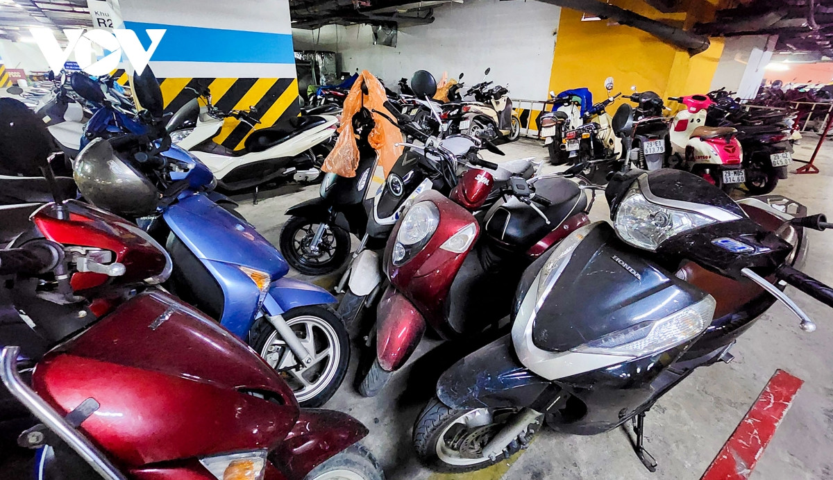 nhieu ham chung cu o ha noi chi nhan gui xe dien, chua co cho sac vi lo chay no hinh anh 17