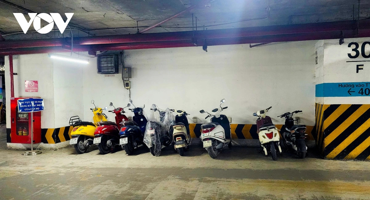 nhieu ham chung cu o ha noi chi nhan gui xe dien, chua co cho sac vi lo chay no hinh anh 11