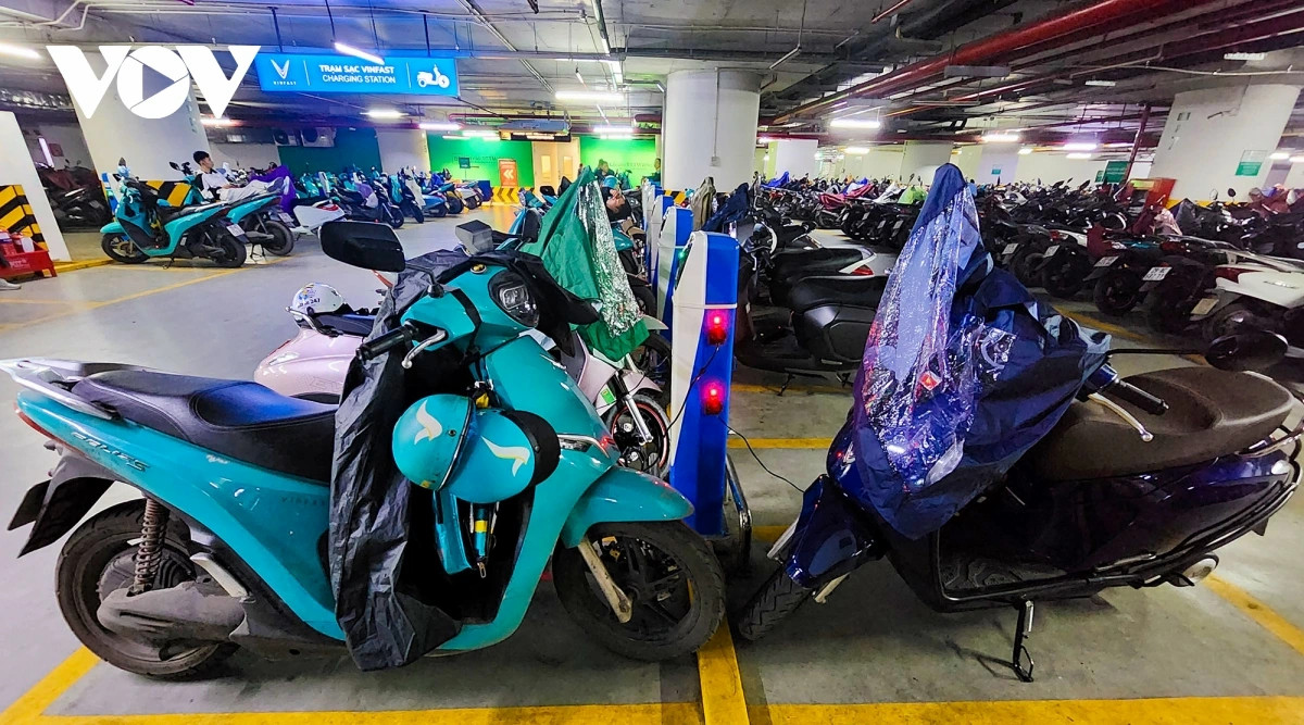 nhieu ham chung cu o ha noi chi nhan gui xe dien, chua co cho sac vi lo chay no hinh anh 5