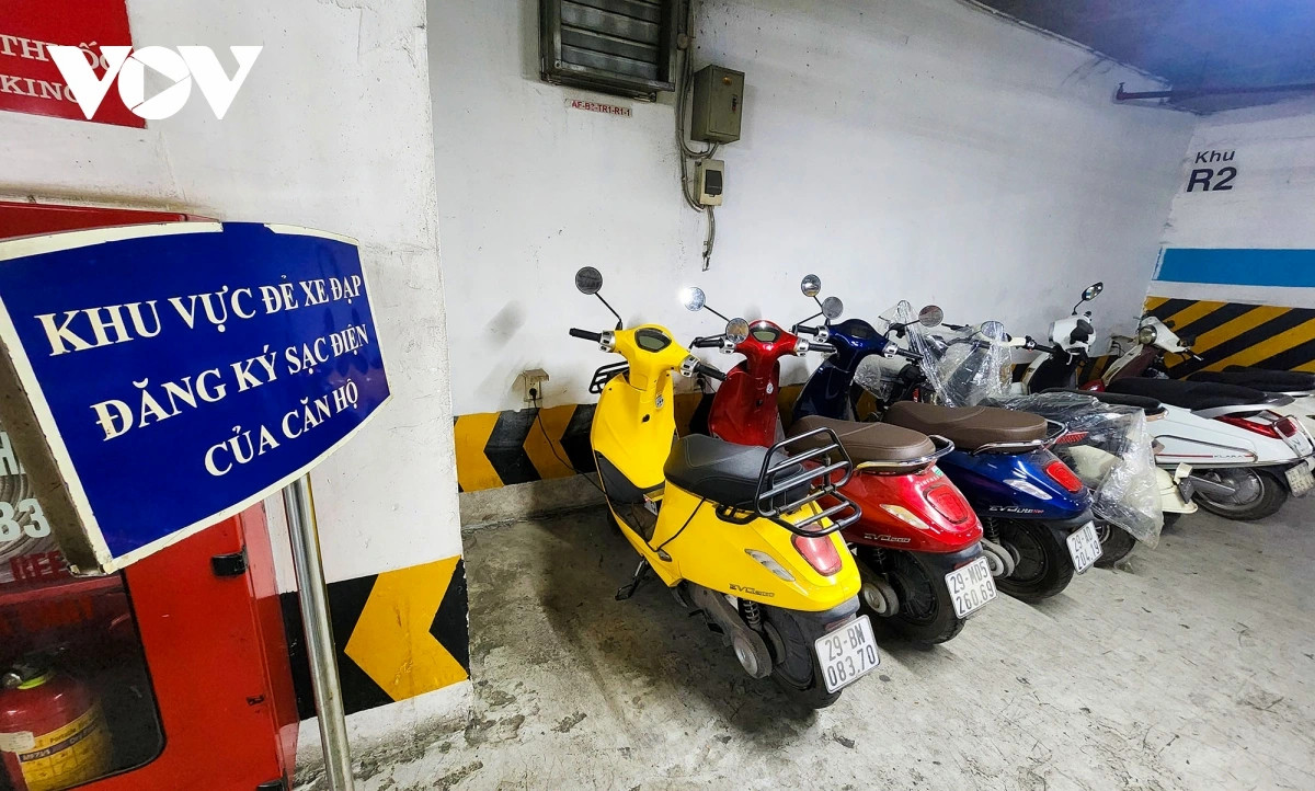 nhieu ham chung cu o ha noi chi nhan gui xe dien, chua co cho sac vi lo chay no hinh anh 10