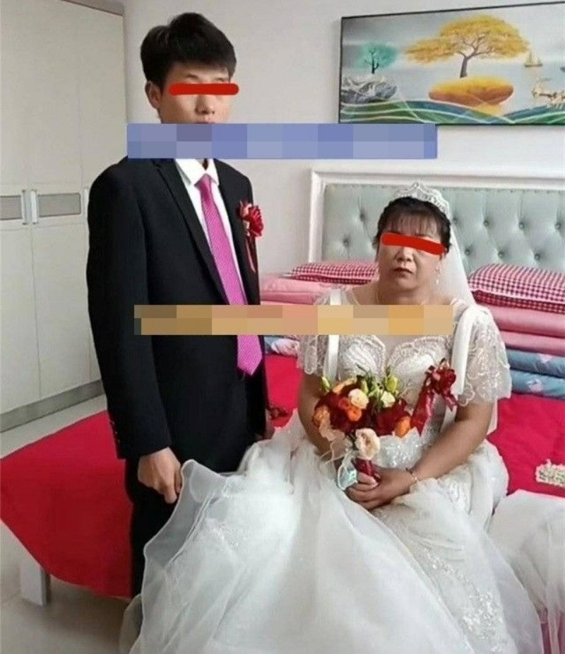 Đám cưới giữa chú rể 28 tuổi và cô dâu 42 tuổi đã diễn ra, khiến nhiều người bàn tán sôi nổi. Ảnh: Sohu.