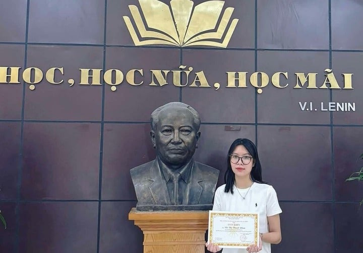Nữ sinh giành học bổng tiến sĩ toàn phần Đại học Quốc gia Singapore. (Ảnh: NVCC)