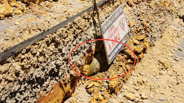 Phát hiện vật thể lạ nghi bom giữa trung tâm Đà Lạt ảnh 1