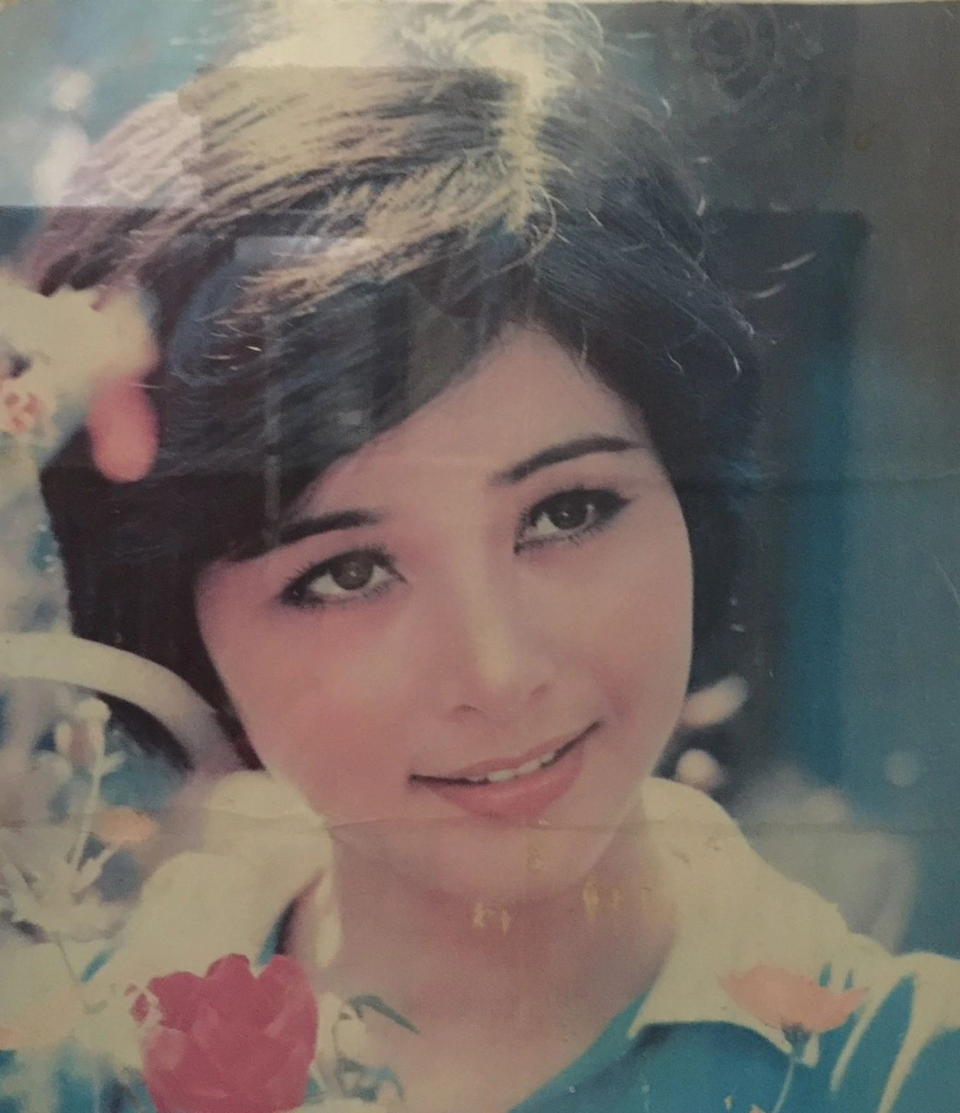 “Ni cô” đẹp nhất màn ảnh Việt: Tuổi 74 “ăn theo kẻng, ngủ theo giờ”, vẫn giữ nét thanh lịch - Ảnh 1.